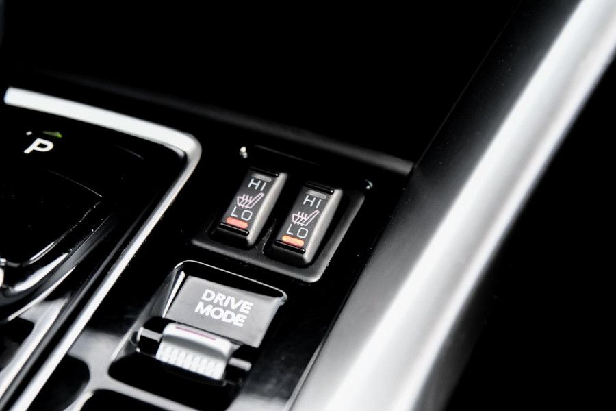 Mitsubishi Eclipse Cross 2.4 PHEV Instyle. Leder, Elek stoelen, HUD, ACC, 360, Carbon, Stuurvw, Trekhaak, Dodeh, CarPlay!