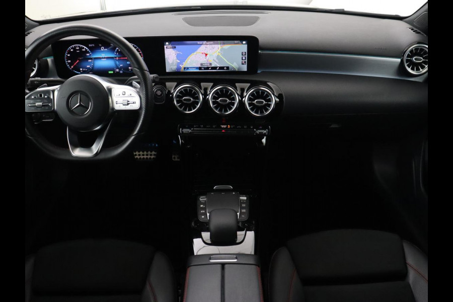 Mercedes-Benz A-Klasse 250e AMG Limited | Carplay | Stoelverwarming | Camera | Leder/Alcantara | Navigatie | Park Assist | Sfeerverlichting | Full LED | Climate control | Widescreen | Cruise control | PHEV | Plug In