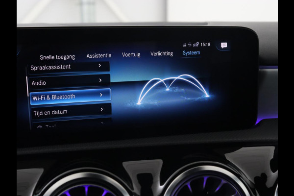 Mercedes-Benz A-Klasse 250e AMG Limited | Carplay | Stoelverwarming | Camera | Leder/Alcantara | Navigatie | Park Assist | Sfeerverlichting | Full LED | Climate control | Widescreen | Cruise control | PHEV | Plug In