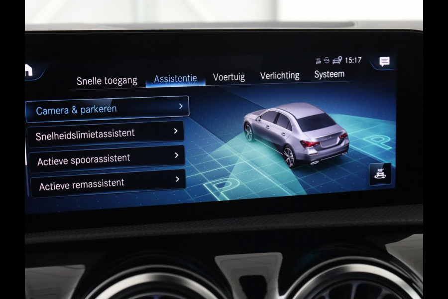 Mercedes-Benz A-Klasse 250e AMG Limited | Carplay | Stoelverwarming | Camera | Leder/Alcantara | Navigatie | Park Assist | Sfeerverlichting | Full LED | Climate control | Widescreen | Cruise control | PHEV | Plug In