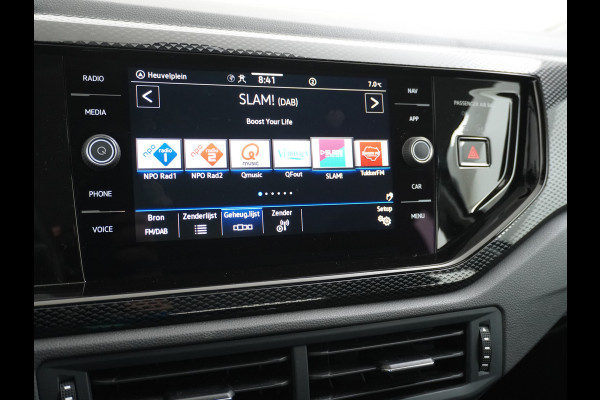 Volkswagen Polo T 96PK Navi Digi-Cockpit-Pro Adaptive-Cr. Apple Carplay Android App-Connect Dual-ECC PDC Stoel-Verwarmd Navi Life Business Lane-Assist Isofix Voicecommand DAB Front assist ChroomPack. Lmv 2/3Deelbare a-Bank 1e Eigenaar Origineel Nederlandse Auto EURO 6 € 25.430 nieuw!