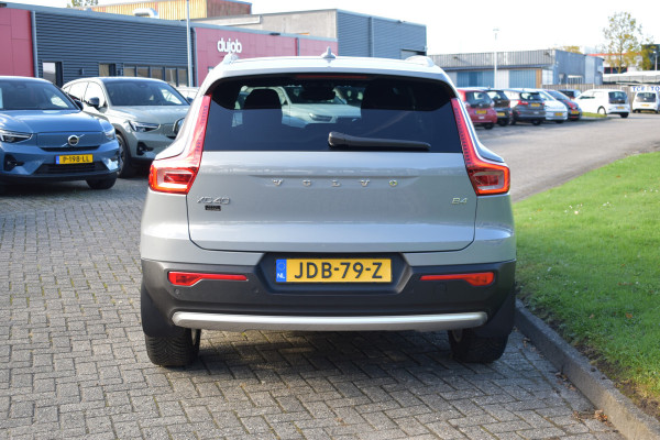 Volvo XC40 B4 211PK Automaat Core | ACC | 20"LMV | Trekhaak | BLIS | All season | Camera | Stoelverwarming | Stuurverwarming |