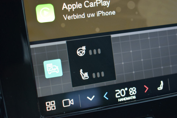 Volvo XC40 B4 211PK Automaat Core | ACC | 20"LMV | Trekhaak | BLIS | All season | Camera | Stoelverwarming | Stuurverwarming |