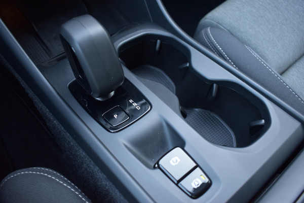 Volvo XC40 B4 211PK Automaat Core | ACC | 20"LMV | Trekhaak | BLIS | All season | Camera | Stoelverwarming | Stuurverwarming |