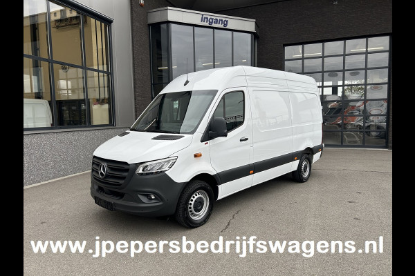 Mercedes-Benz Sprinter 317 CDI L2 H2 PRO / LED / MBUX / Navigatie / Camera / Parkeersensoren / Cruise control / Airco / 270 Graden achterdeuren