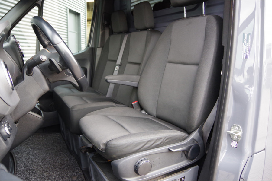 Mercedes-Benz Sprinter 317 1.9 CDI L2H2 AUT. LED, 3.5T TREKHAAK, MBUX 10'', STOELVERWARMING, CAMERA, NAVI, CRUISE, CLIMA, PARKEERSENSOREN, CARPLAY