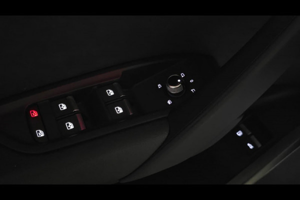 Audi Q5 50 TFSI e S edition | Hud | Trekhaak | Panorama | Carplay