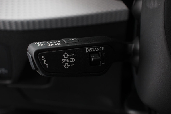 Audi Q2 35 TFSI 150pk S-tronic Prestige | Navigatie | Apple Carplay/Android Auto | Camera | Parkeersensoren | Adaptive Cruise Control | Stoelverwarming | Climatronic