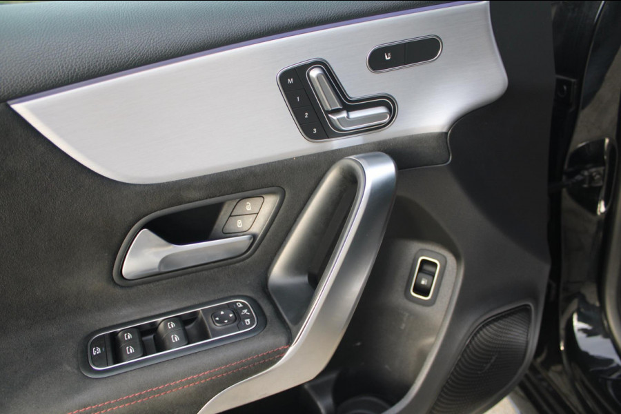 Mercedes-Benz A-Klasse 250 e Limousine AMG Night | Pano | Sfeer | Memory | Camera