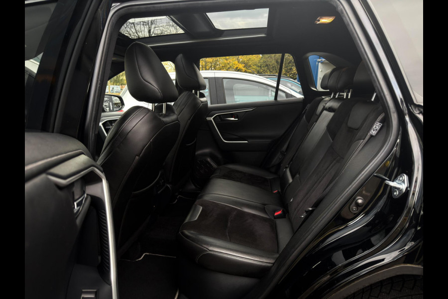 Toyota RAV4 2.5 Hybrid AWD Black Edition 1650kg trekgewicht!|Panorama|360 camera|JBL