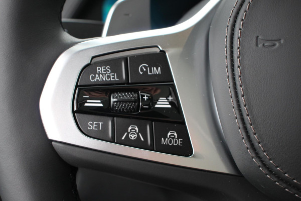 BMW X5 xDrive45e High Executive M-Sport Panorama Dak Head-Up Display Harmon Kardon 21 Inch Lichtmetalen Velgen 360* Camera