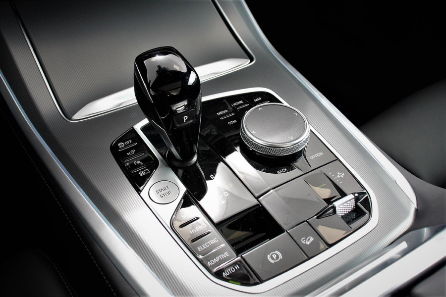 BMW X5 xDrive45e High Executive M-Sport Panorama Dak Head-Up Display Harmon Kardon 21 Inch Lichtmetalen Velgen 360* Camera