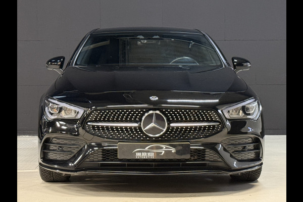 Mercedes-Benz CLA-Klasse Shooting Brake 180 Business Solution AMG Automaat | Sfeerverlichting | Camera | Trekhaak | Full LED | Stoelverwarming | Navi