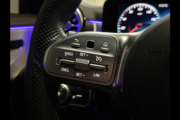 Mercedes-Benz CLA-Klasse Shooting Brake 180 Business Solution AMG Automaat | Sfeerverlichting | Camera | Trekhaak | Full LED | Stoelverwarming | Navi