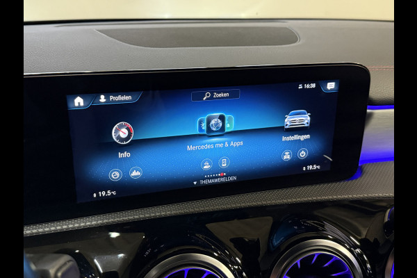 Mercedes-Benz CLA-Klasse Shooting Brake 180 Business Solution AMG Automaat | Sfeerverlichting | Camera | Trekhaak | Full LED | Stoelverwarming | Navi