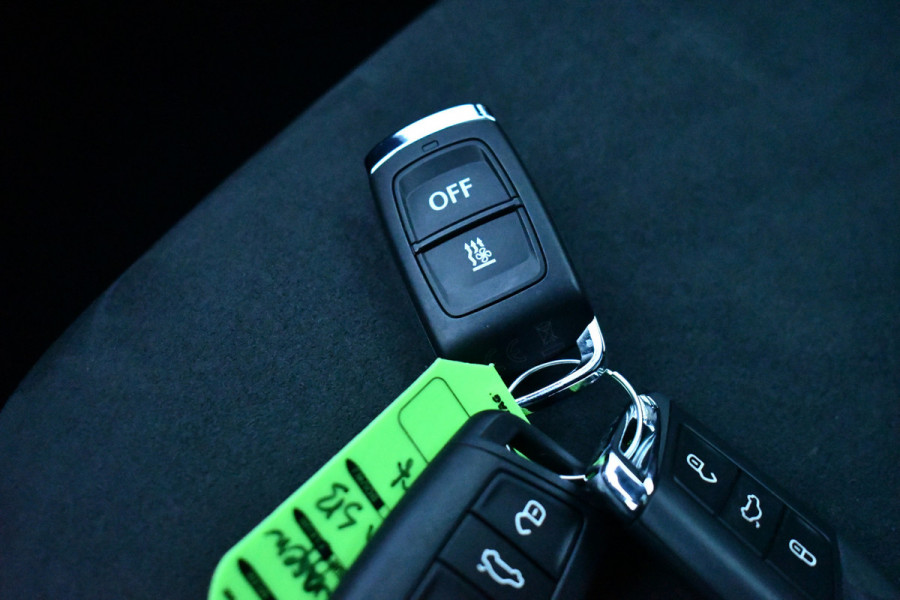 Volkswagen Arteon Shooting Brake 1.4 TSI eHybrid R-Line Pano Trekh ACC Massage DCC Standk 19inch