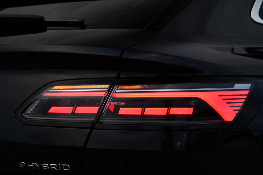 Volkswagen Arteon Shooting Brake 1.4 TSI eHybrid R-Line Pano Trekh ACC Massage DCC Standk 19inch