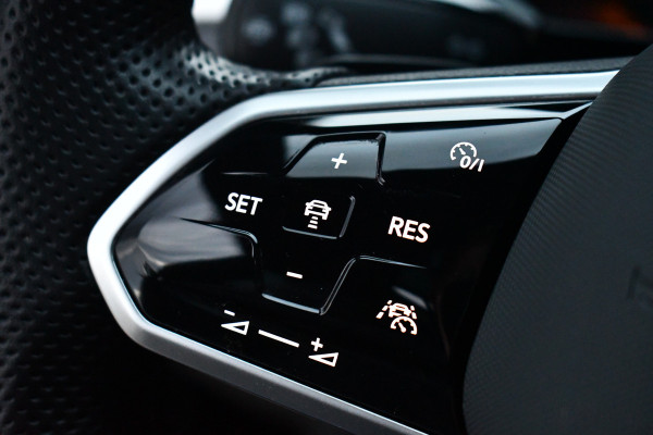 Volkswagen Arteon Shooting Brake 1.4 TSI eHybrid R-Line Pano Trekh ACC Massage DCC Standk 19inch