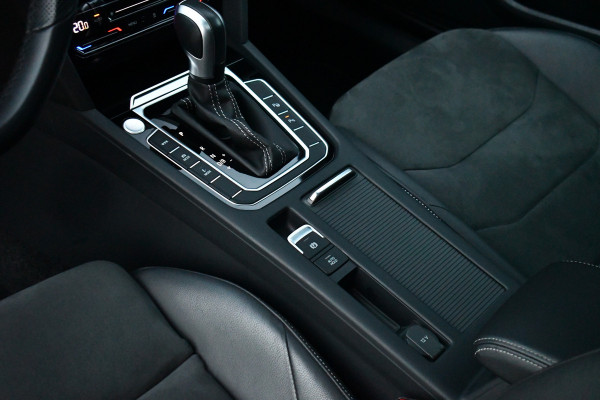 Volkswagen Arteon Shooting Brake 1.4 TSI eHybrid R-Line Pano Trekh ACC Massage DCC Standk 19inch