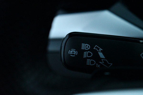 Volkswagen Arteon Shooting Brake 1.4 TSI eHybrid R-Line Pano Trekh ACC Massage DCC Standk 19inch