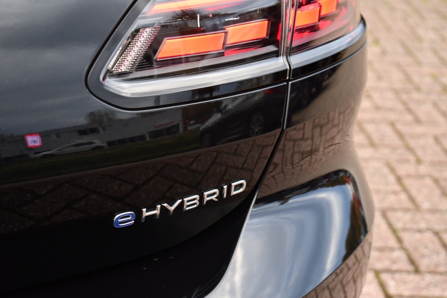 Volkswagen Arteon Shooting Brake 1.4 TSI eHybrid R-Line Pano Trekh ACC Massage DCC Standk 19inch