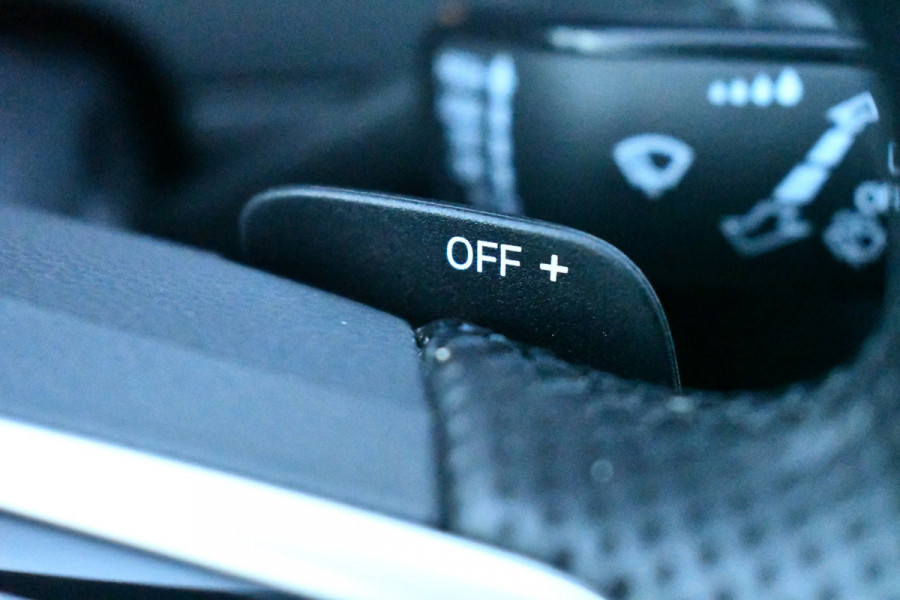 Volkswagen Arteon Shooting Brake 1.4 TSI eHybrid R-Line Pano Trekh ACC Massage DCC Standk 19inch