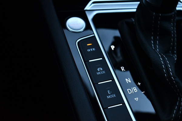 Volkswagen Arteon Shooting Brake 1.4 TSI eHybrid R-Line Pano Trekh ACC Massage DCC Standk 19inch