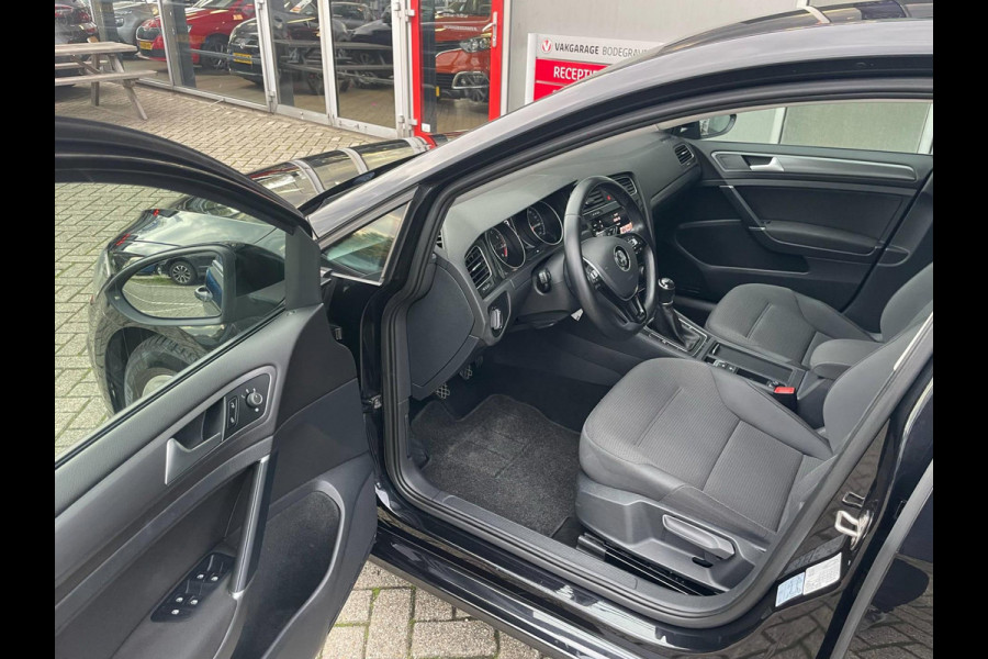 Volkswagen Golf 1.5 TSI Comfortline / CarPlay
