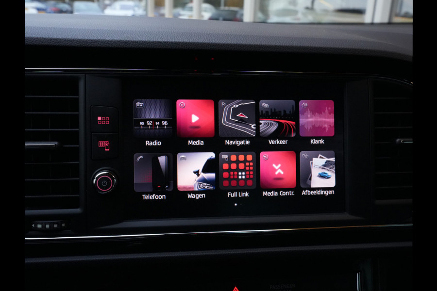 Seat Leon 1.5 TSI FR Business Intense | Navigatie | DAB | Trekhaak | Climate Control