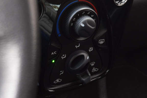 Citroën C1 1.0 VTi Shine|Carplay|Camera|Als nw|Dealero.h.