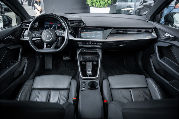 Audi A3 Limousine 35 TFSI edition one - S Line | Panorama | Keyless | Camera