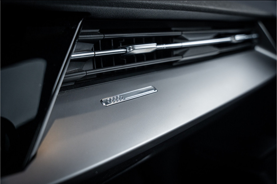 Audi A3 Limousine 35 TFSI edition one - S Line | Panorama | Keyless | Camera