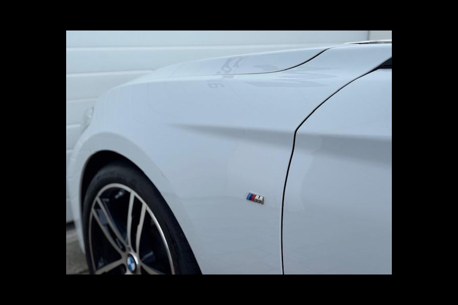 BMW 1-serie 118i High Executive M-Sport - Dealer onderhouden