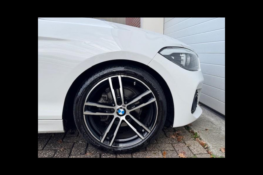 BMW 1-serie 118i High Executive M-Sport - Dealer onderhouden