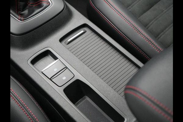 Ford Kuga 1.5 EcoBoost ST-Line X 150pk Dealer O.H 1800kg Trekgewicht | Trekhaak Afneembaar | B & O Soundsystem | Alcantara Sportstoelen Verwarmd  | Apple Carplay | Keyless | Stuur Verwarmd | Navigatie | DAB |