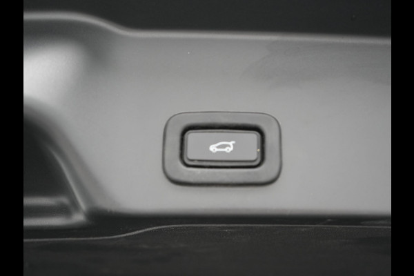 Land Rover Range Rover Evoque P200 AWD R-Dynamic | Afneembare Trekhaak | Adaptive Cruise | Meridian Audio | Lederen Sportstoelen Memory & Verwarmd | Carplay | Camera | LED |