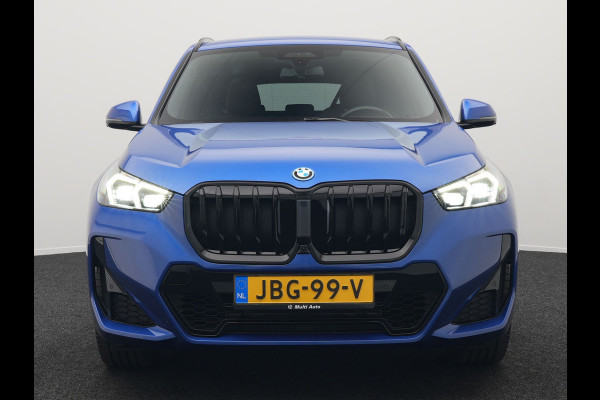 BMW X1 xDrive30e M Sport Plug In Hybrid 327pk PHEV | Head Up | Adaptive Cruise | M Sportstuur | 360 Camera | Harman Kardon | VOLLederen Sportstoelen Massage & Memory | Apple Carplay | Navigatie| Virtual | DAB |