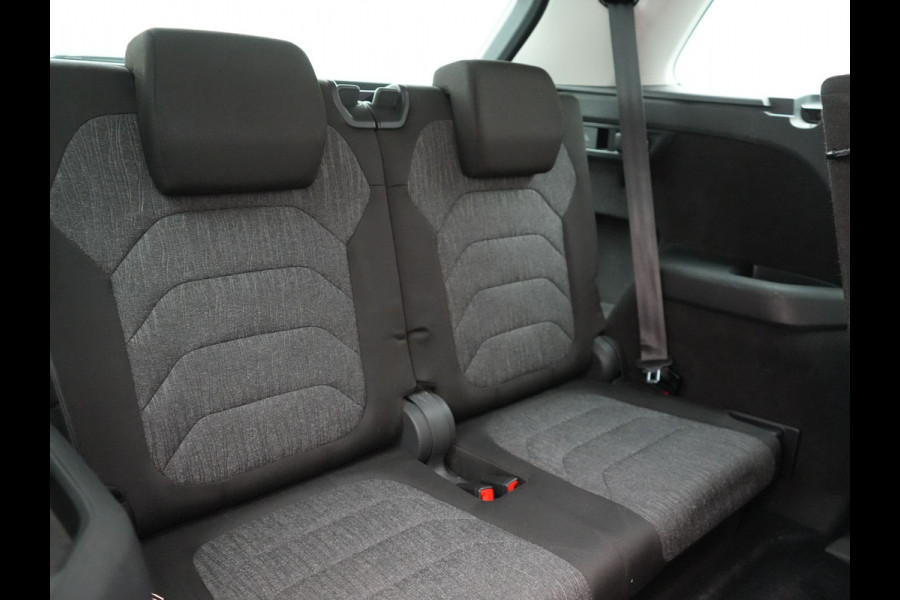 Škoda Kodiaq Style 150pk DSG 7 Persoons Dealer O.H Adaptive Cruise | Sportstoelen Memory & Verwarmd | Navigatie | Apple Carplay | DAB | Front Assist | Draadloos Laden |