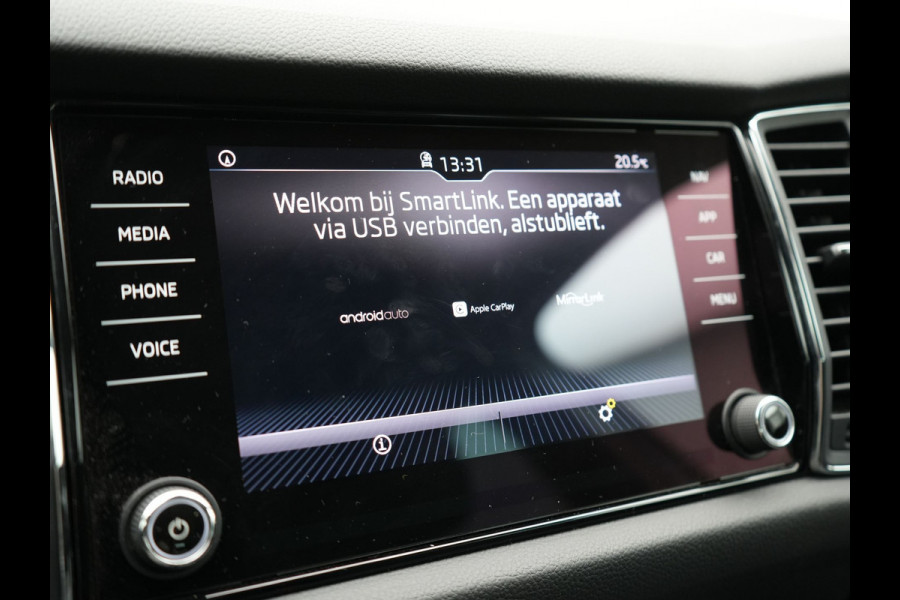 Škoda Kodiaq Style 150pk DSG 7 Persoons Dealer O.H Adaptive Cruise | Sportstoelen Memory & Verwarmd | Navigatie | Apple Carplay | DAB | Front Assist | Draadloos Laden |