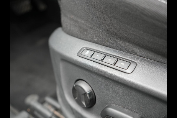 Škoda Kodiaq Style 150pk DSG 7 Persoons Dealer O.H Adaptive Cruise | Sportstoelen Memory & Verwarmd | Navigatie | Apple Carplay | DAB | Front Assist | Draadloos Laden |