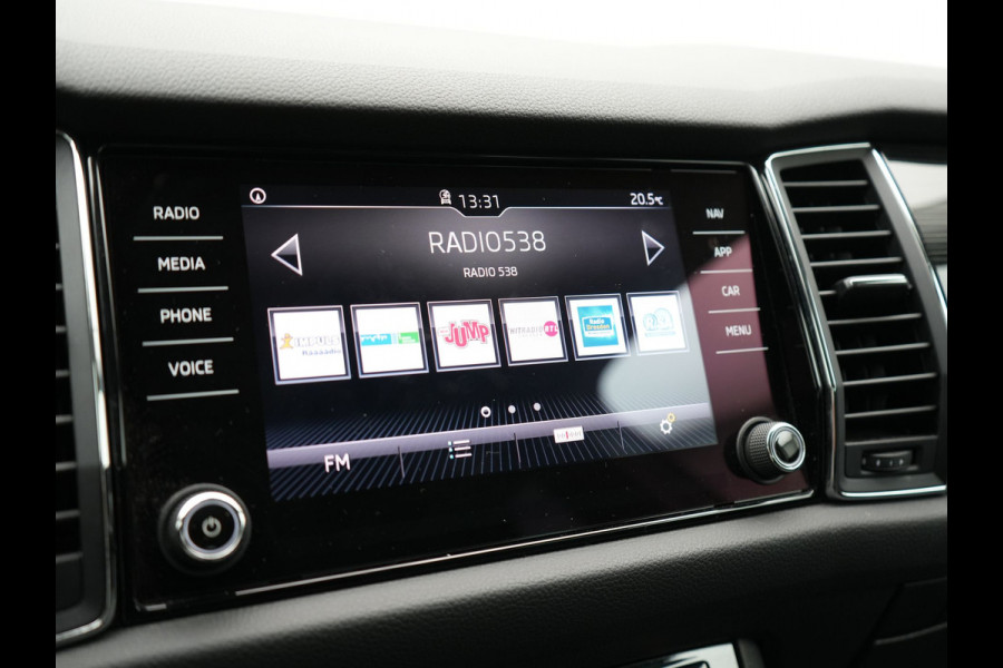 Škoda Kodiaq Style 150pk DSG 7 Persoons Dealer O.H Adaptive Cruise | Sportstoelen Memory & Verwarmd | Navigatie | Apple Carplay | DAB | Front Assist | Draadloos Laden |