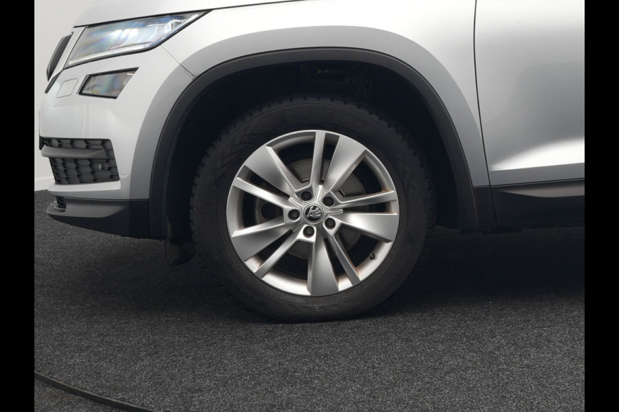 Škoda Kodiaq Style 150pk DSG 7 Persoons Dealer O.H Adaptive Cruise | Sportstoelen Memory & Verwarmd | Navigatie | Apple Carplay | DAB | Front Assist | Draadloos Laden |