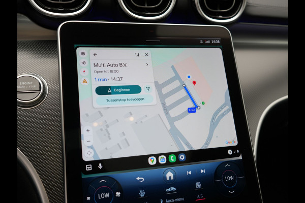 Mercedes-Benz C-Klasse Estate 300 e AMG Night Plug In Hybrid 320pk Dealer O.H. NIEUW MODEL PHEV | Panodak | Trekhaak af Fabriek | Alcantara Sportstoelen Verwarmd | Sfeerverlichting | Navigatie | Apple Carplay | Virtual | Camera | DAB |