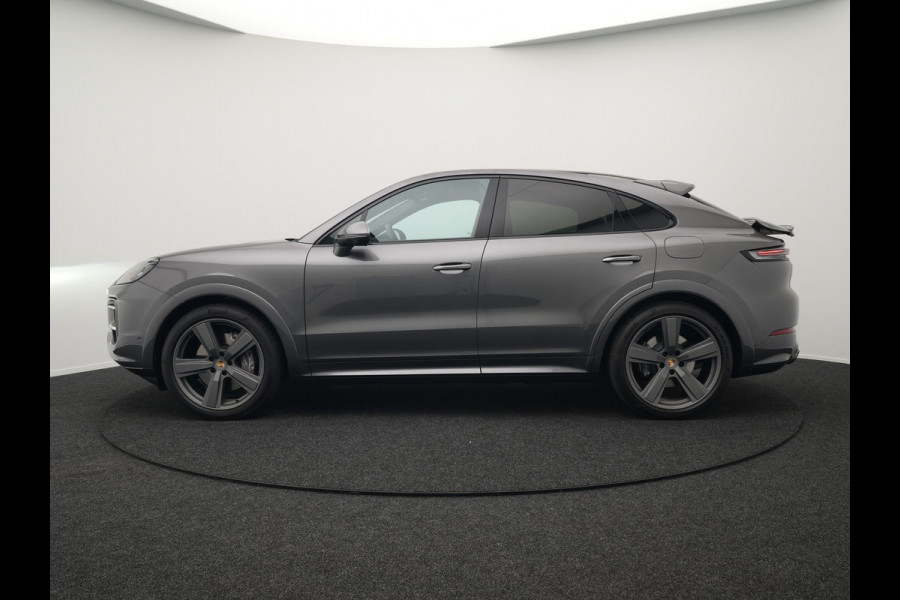 Porsche Cayenne Coupé 3.0 E-Hybrid Plug In Hybrid | MY 2024 Facelift | PHEV | Trekhaak Af Fabriek | Panodak | Luchtvering | Sportuitlaat | 4 Wiel Besturing | PDLS+ | Sport Chrono | InnoDrive Adaptive Cruise | SportDesign | Head up | Soft Close | 22"L.M | 360 Cam