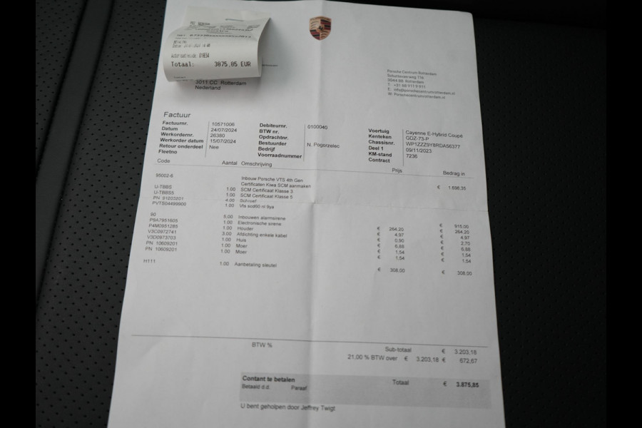 Porsche Cayenne Coupé 3.0 E-Hybrid Plug In Hybrid | MY 2024 Facelift | PHEV | Trekhaak Af Fabriek | Panodak | Luchtvering | Sportuitlaat | 4 Wiel Besturing | PDLS+ | Sport Chrono | InnoDrive Adaptive Cruise | SportDesign | Head up | Soft Close | 22"L.M | 360 Cam