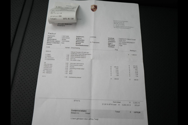 Porsche Cayenne Coupé 3.0 E-Hybrid Plug In Hybrid | MY 2024 Facelift | PHEV | Trekhaak Af Fabriek | Panodak | Luchtvering | Sportuitlaat | 4 Wiel Besturing | PDLS+ | Sport Chrono | InnoDrive Adaptive Cruise | SportDesign | Head up | Soft Close | 22"L.M | 360 Cam