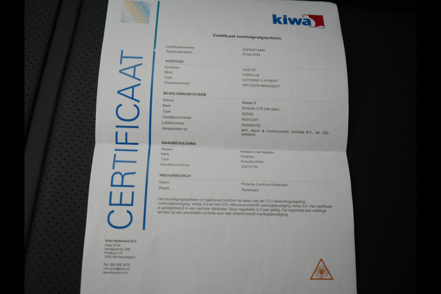 Porsche Cayenne Coupé 3.0 E-Hybrid Plug In Hybrid | MY 2024 Facelift | PHEV | Trekhaak Af Fabriek | Panodak | Luchtvering | Sportuitlaat | 4 Wiel Besturing | PDLS+ | Sport Chrono | InnoDrive Adaptive Cruise | SportDesign | Head up | Soft Close | 22"L.M | 360 Cam