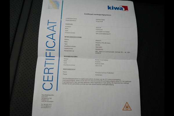 Porsche Cayenne Coupé 3.0 E-Hybrid Plug In Hybrid | MY 2024 Facelift | PHEV | Trekhaak Af Fabriek | Panodak | Luchtvering | Sportuitlaat | 4 Wiel Besturing | PDLS+ | Sport Chrono | InnoDrive Adaptive Cruise | SportDesign | Head up | Soft Close | 22"L.M | 360 Cam