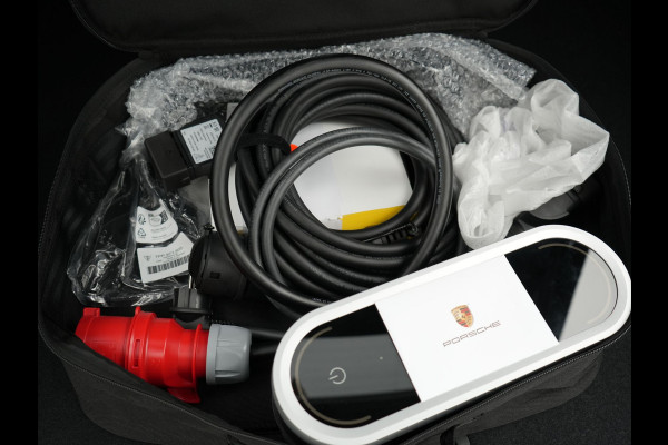 Porsche Cayenne Coupé 3.0 E-Hybrid Plug In Hybrid | MY 2024 Facelift | PHEV | Trekhaak Af Fabriek | Panodak | Luchtvering | Sportuitlaat | 4 Wiel Besturing | PDLS+ | Sport Chrono | InnoDrive Adaptive Cruise | SportDesign | Head up | Soft Close | 22"L.M | 360 Cam