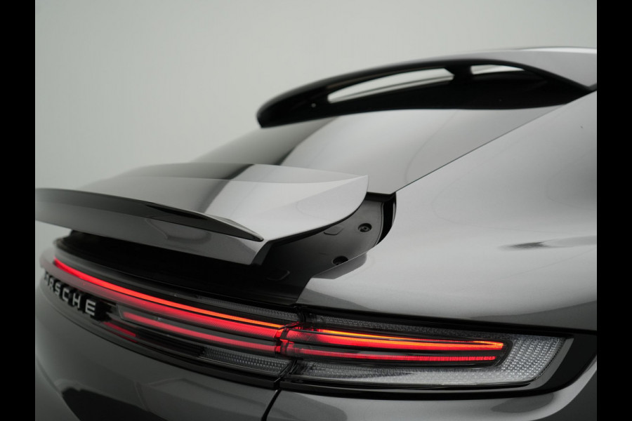 Porsche Cayenne Coupé 3.0 E-Hybrid Plug In Hybrid | MY 2024 Facelift | PHEV | Trekhaak Af Fabriek | Panodak | Luchtvering | Sportuitlaat | 4 Wiel Besturing | PDLS+ | Sport Chrono | InnoDrive Adaptive Cruise | SportDesign | Head up | Soft Close | 22"L.M | 360 Cam